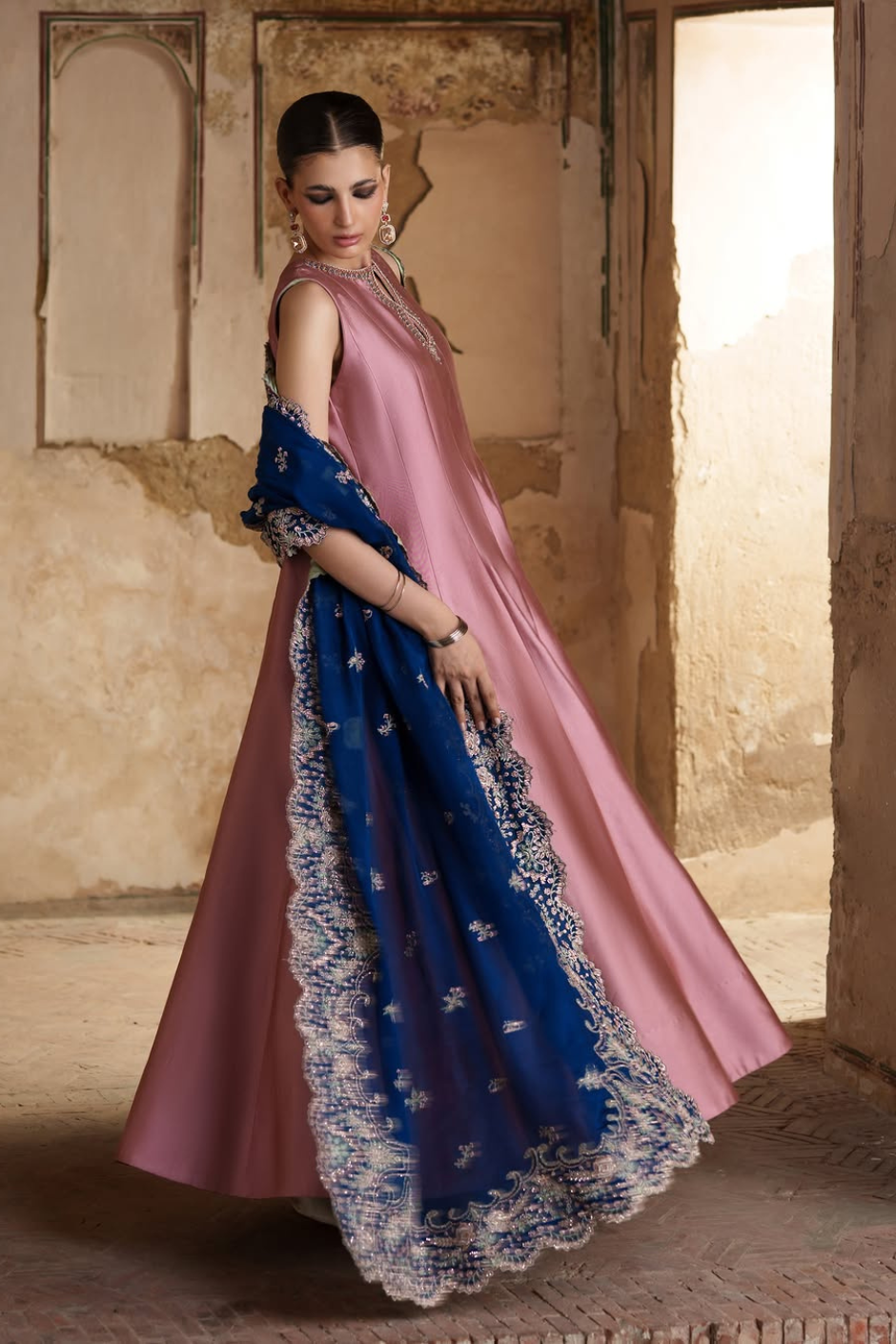 Mehwar - Silk Kurta Set with Navy Dupatta